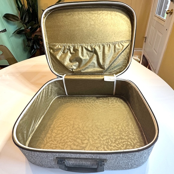 Vintage 60s Blondy travel case, black and white carry-on, hard shell, zipped - Picture 6 of 10